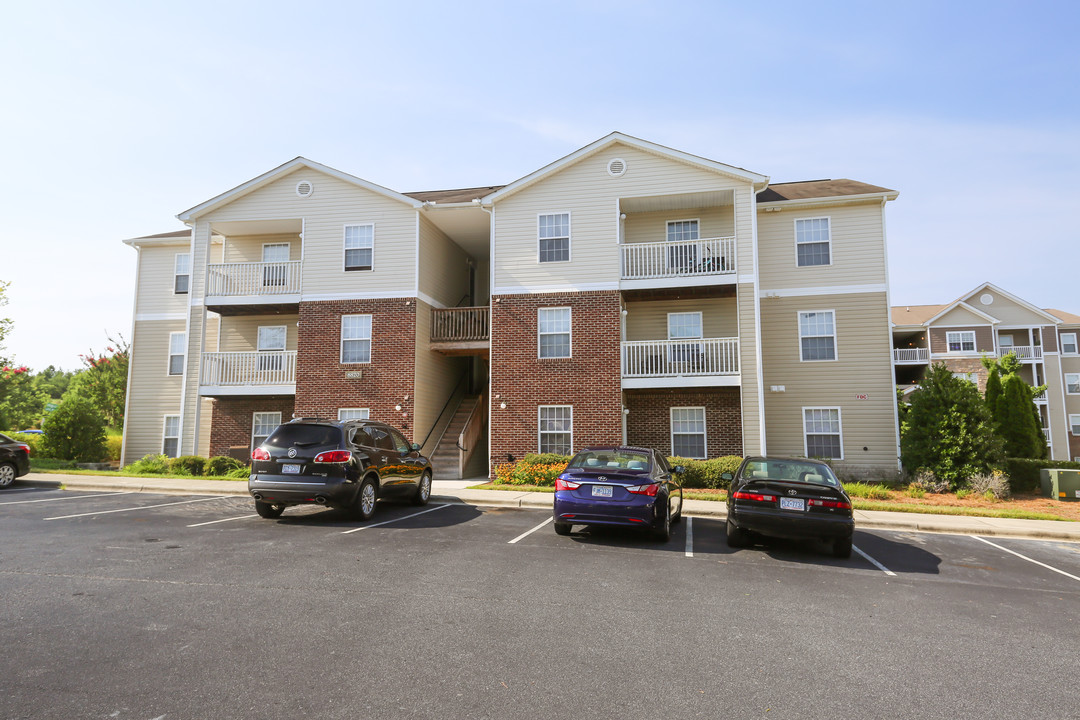 Mill Pond Apartments in Charlotte, NC - Foto de edificio