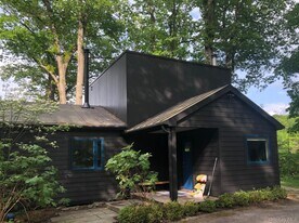 956 NY-308 in Rhinebeck, NY - Building Photo