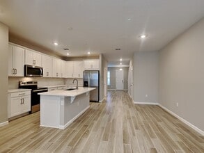 637 Bayhawk St, Unit 12100-6115 in Debary, FL - Foto de edificio - Building Photo