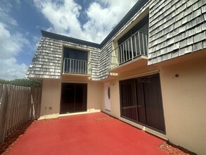 354 Lake Arbor Dr in Palm Springs, FL - Building Photo - Building Photo