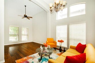 7912 Texian Trail in McKinney, TX - Foto de edificio - Building Photo