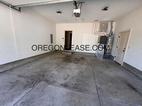 3606 Stark St in Eugene, OR - Building Photo - Building Photo