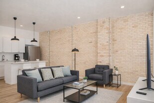 125 W Wisconsin Ave, Unit SI ID1318207P in Neenah, WI - Building Photo