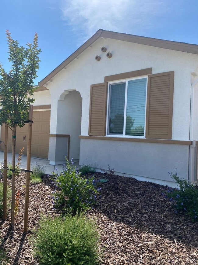 4408 Santa Fe St in Riverbank, CA - Building Photo - Building Photo