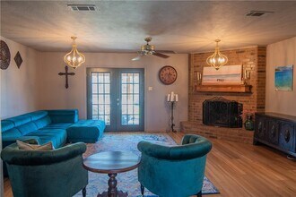 4508 Littleton Ct in Bryan, TX - Foto de edificio - Building Photo