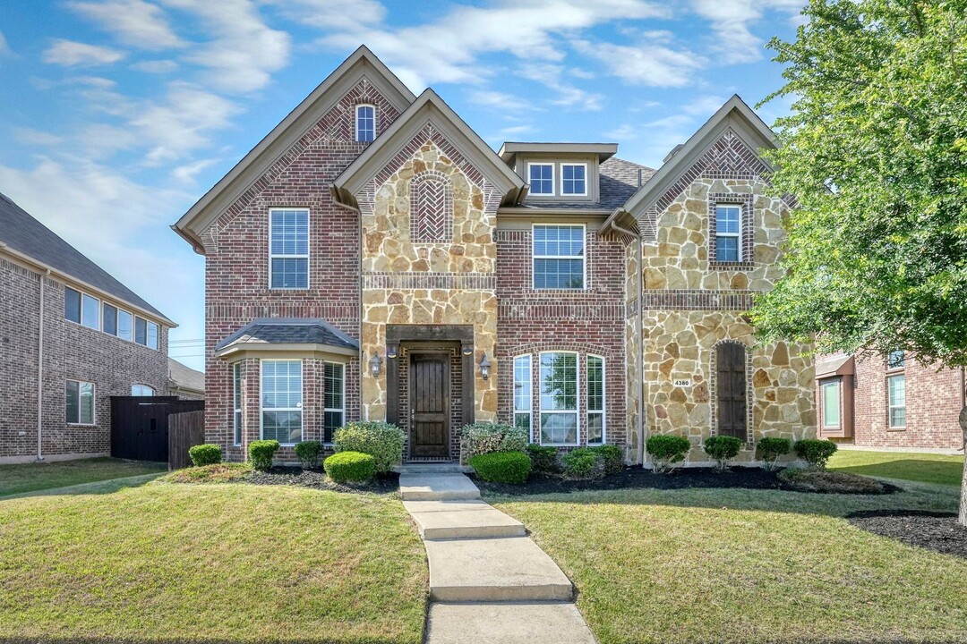 4380 Live Springs Rd in Frisco, TX - Building Photo