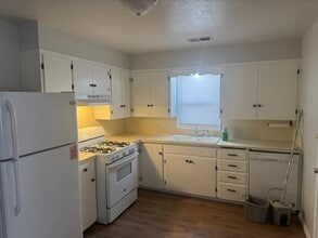 608 W Emporia Ave in Ponca City, OK - Building Photo - Building Photo