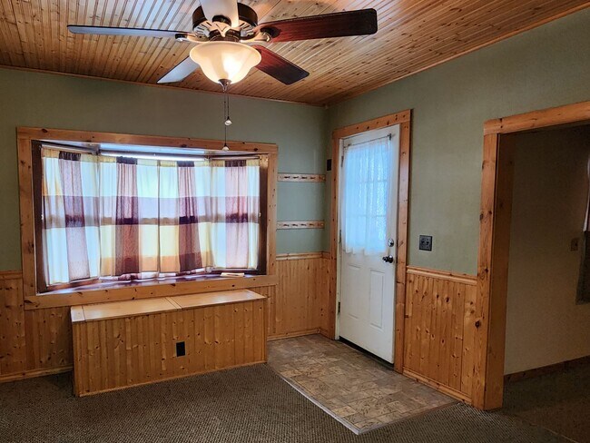 91 Davis St-Unit -Lower Apartment in Bradford, PA - Building Photo - Building Photo