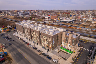 Kensington Court Flats in Philadelphia, PA - Building Photo - Building Photo