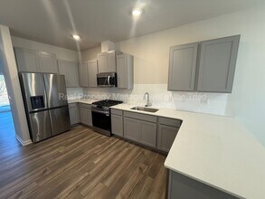 3155 Fall Hls Dr in Winston-Salem, NC - Building Photo - Building Photo