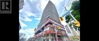 280 Dundas St W in Toronto, ON - Building Photo