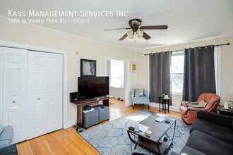 3806 W Irving Park Rd in Chicago, IL - Building Photo - Building Photo