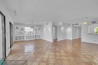 7370 S Oriole Blvd in Delray Beach, FL - Building Photo - Building Photo