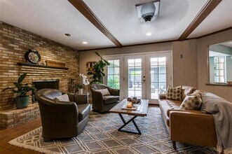7706 El Pensador Dr in Dallas, TX - Building Photo - Building Photo