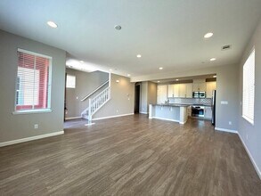 116 Naples Pl in Roseville, CA - Foto de edificio - Building Photo