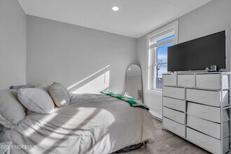 1076 Ocean Ave in Sea Bright, NJ - Building Photo - Building Photo