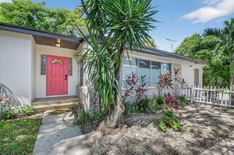 5009 Spruce Ave in West Palm Beach, FL - Building Photo - Building Photo
