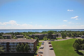 Riviera Apartments in Gatineau, QC - Building Photo - Building Photo