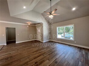 20 Dirleton Dr in Bella Vista, AR - Foto de edificio - Building Photo