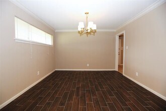 7802 Valley View Ln in Houston, TX - Building Photo - Building Photo