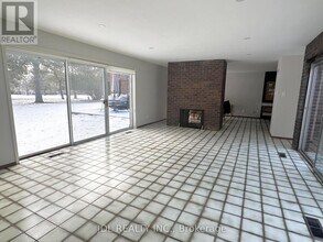 17 Fairway Heights Crescent in Markham, ON - Building Photo - Building Photo