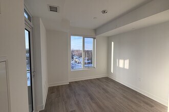 2088 James St in Burlington, ON - Building Photo - Building Photo