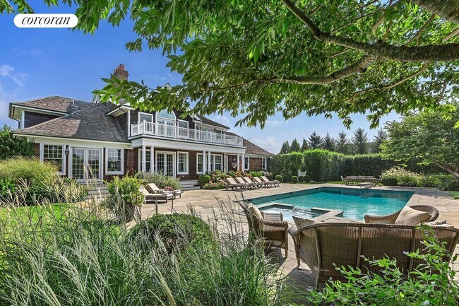 430 Butter Ln in Bridgehampton, NY - Building Photo - Building Photo