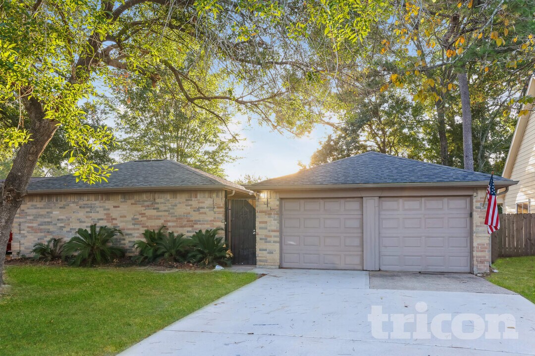 17526 Jolly Boat Dr in Crosby, TX - Foto de edificio