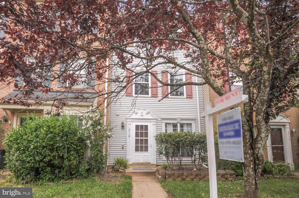13115 Quail Creek Ln in Fairfax, VA - Building Photo