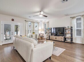 7408 Merrick Ln in Austin, TX - Building Photo - Building Photo