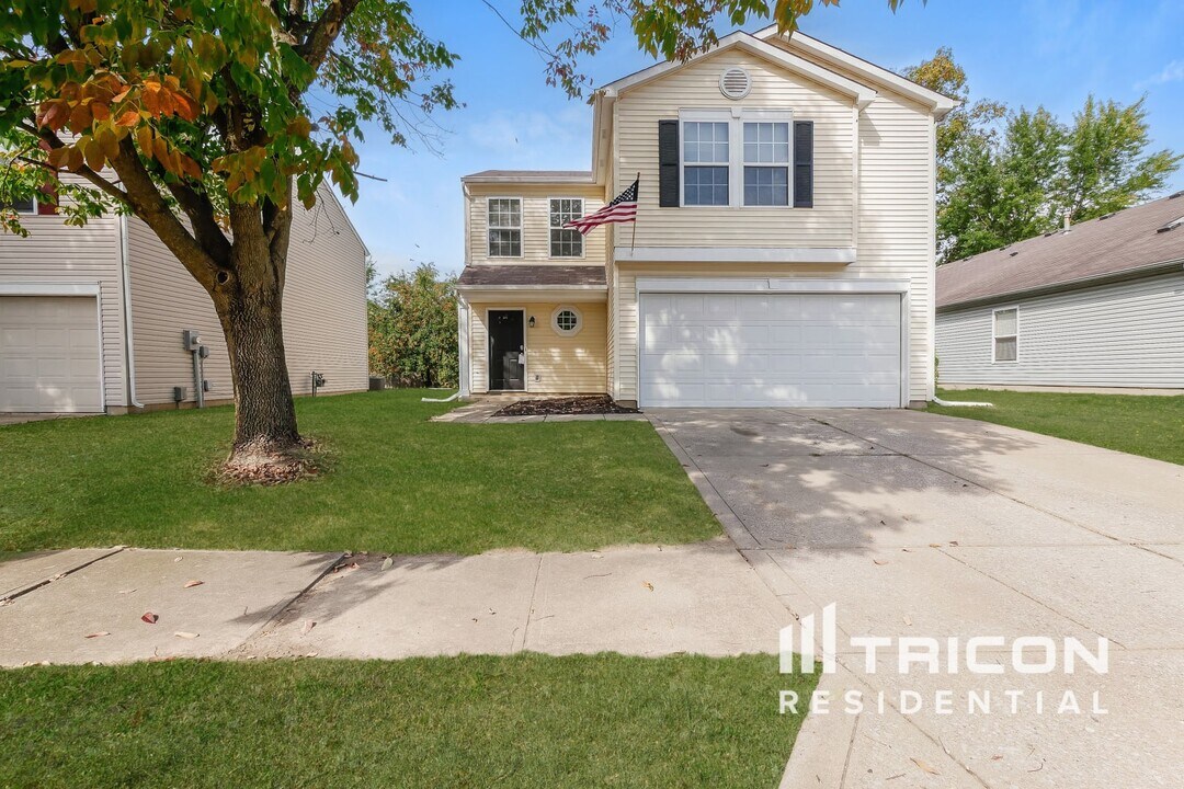 9190 Amberleigh Dr in Plainfield, IN - Building Photo
