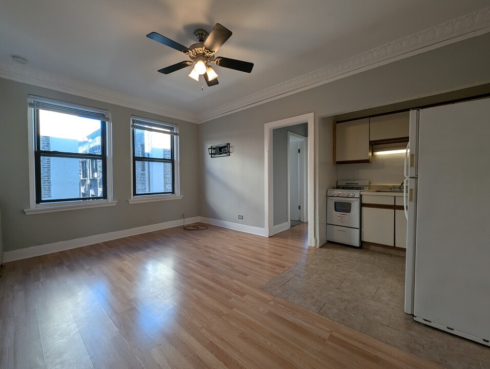 3832 N Fremont St, Unit 3831-508 in Chicago, IL - Building Photo