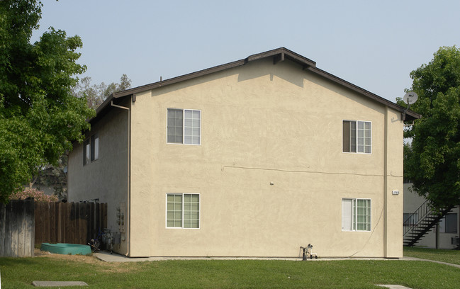 Contra Loma Apartments in Antioch, CA - Foto de edificio - Building Photo