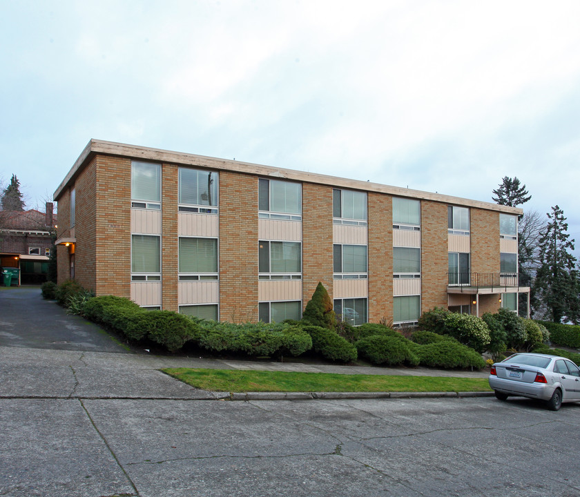 Lake Terrace Apartments in Seattle, WA - Foto de edificio