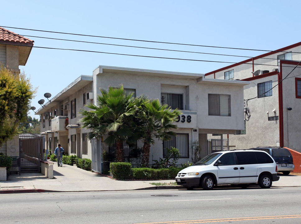 15938 Vanowen St in Van Nuys, CA - Building Photo