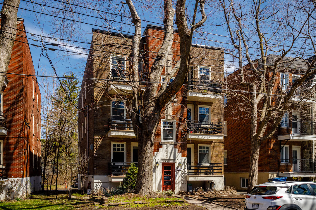 5715 De Darlington Av in Montréal, QC - Building Photo