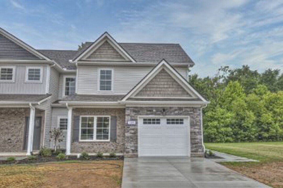177 Creek Wood Rd in Manchester, TN - Building Photo