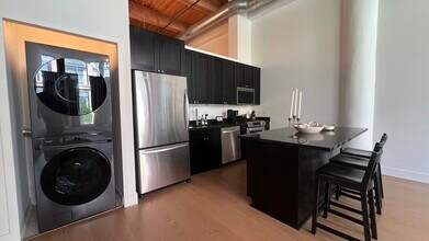 2303 S Michigan Ave in Chicago, IL - Building Photo - Building Photo