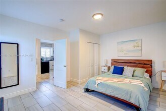 855 SW 7th St in Miami, FL - Foto de edificio - Building Photo