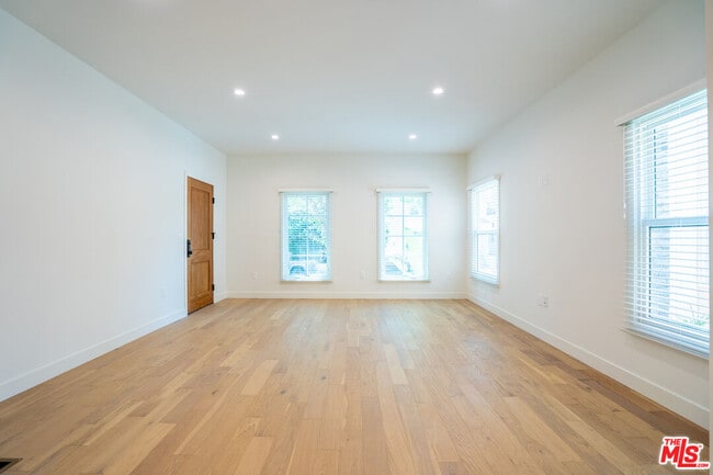 6513 Orange St in Los Angeles, CA - Building Photo - Building Photo