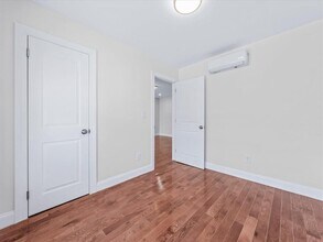 4510 165th St, Unit 1 in Flushing, NY - Building Photo - Building Photo