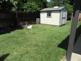 1255 Whitehall Way in Vacaville, CA - Building Photo