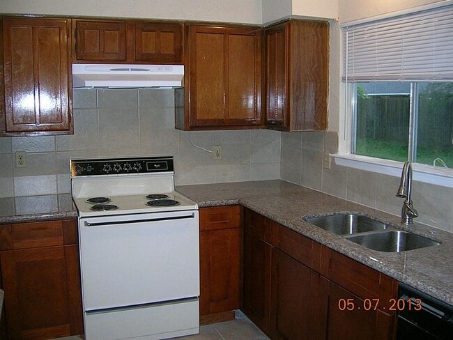 15847 Thistledew Dr photo'