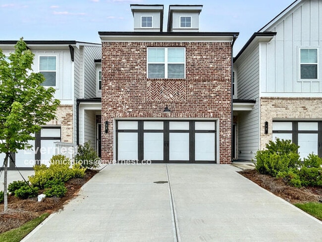 property at 14 Depot Lndg Wy