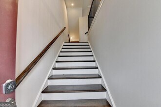 2083 Holtz Ln in Atlanta, GA - Building Photo - Building Photo