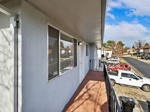 287 Sharp Cir, Unit 4 in Roseville, CA - Building Photo - Building Photo