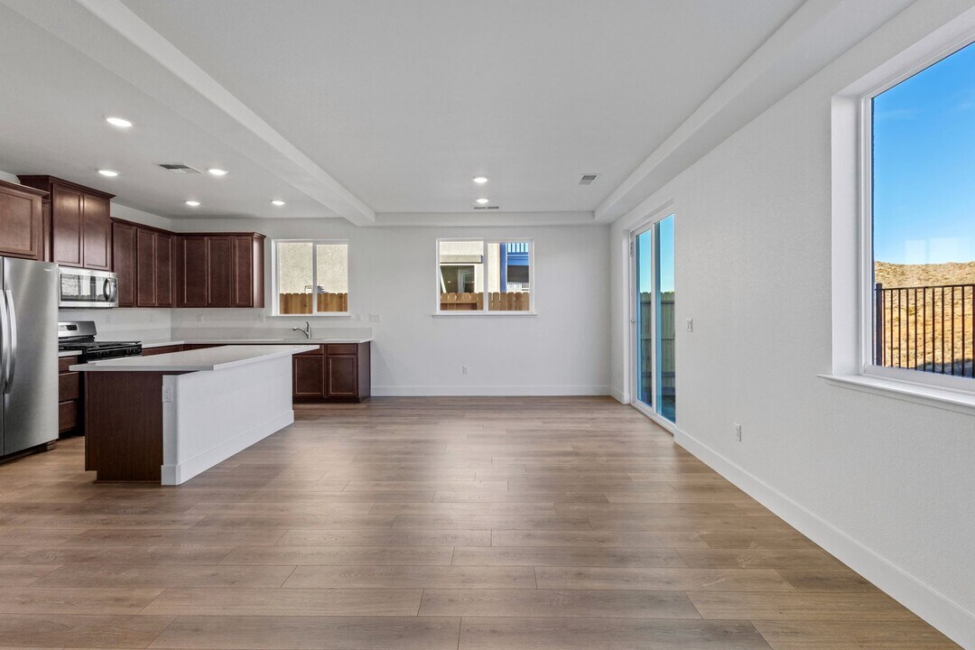 7504 Rambling Rdg Rd in Reno, NV - Building Photo