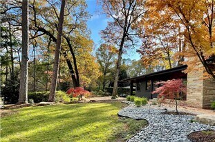 1904 Lenox Rd NE in Atlanta, GA - Building Photo