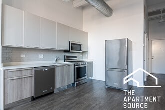 930 W Dakin St, Unit 205 in Chicago, IL - Building Photo - Building Photo