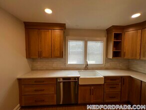 463 Fulton St in Medford, MA - Building Photo - Building Photo